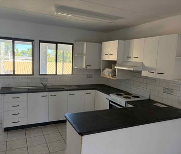 RENOVATED & CENTRAL LOCATION - Photo 5