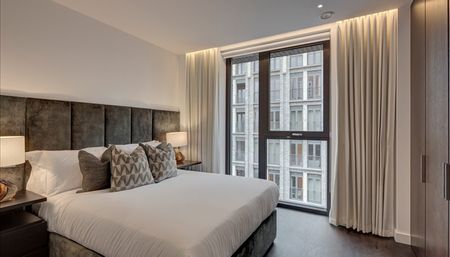 Two Bedroom Apartment to Let - Photo 2