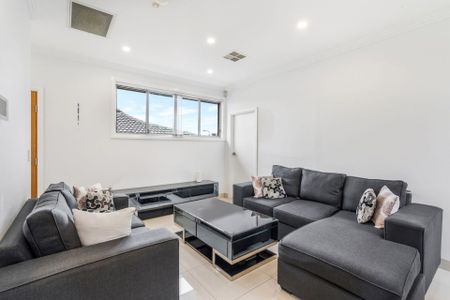 Modern & Spacious 3-Bedroom Home at 29a Dransfield Road - Photo 5