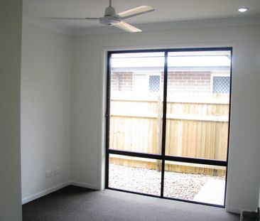 Family Home Conveniently Located Close to Parks, Schools, Shopping ... - Photo 2