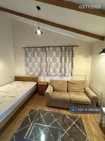 Studio to rent - Photo 5