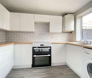 Hatch Warren, Basingstoke, RG22 - Photo 2