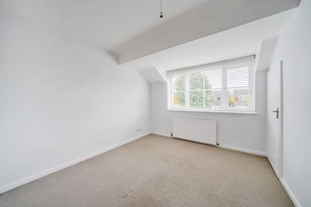 4 bedroom detached house to rent - Photo 5