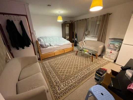 Studio to rent - Photo 1