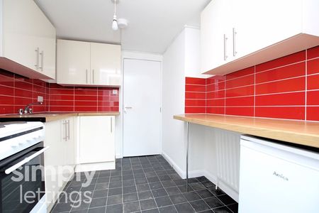 3 Bed property for rent - Photo 3