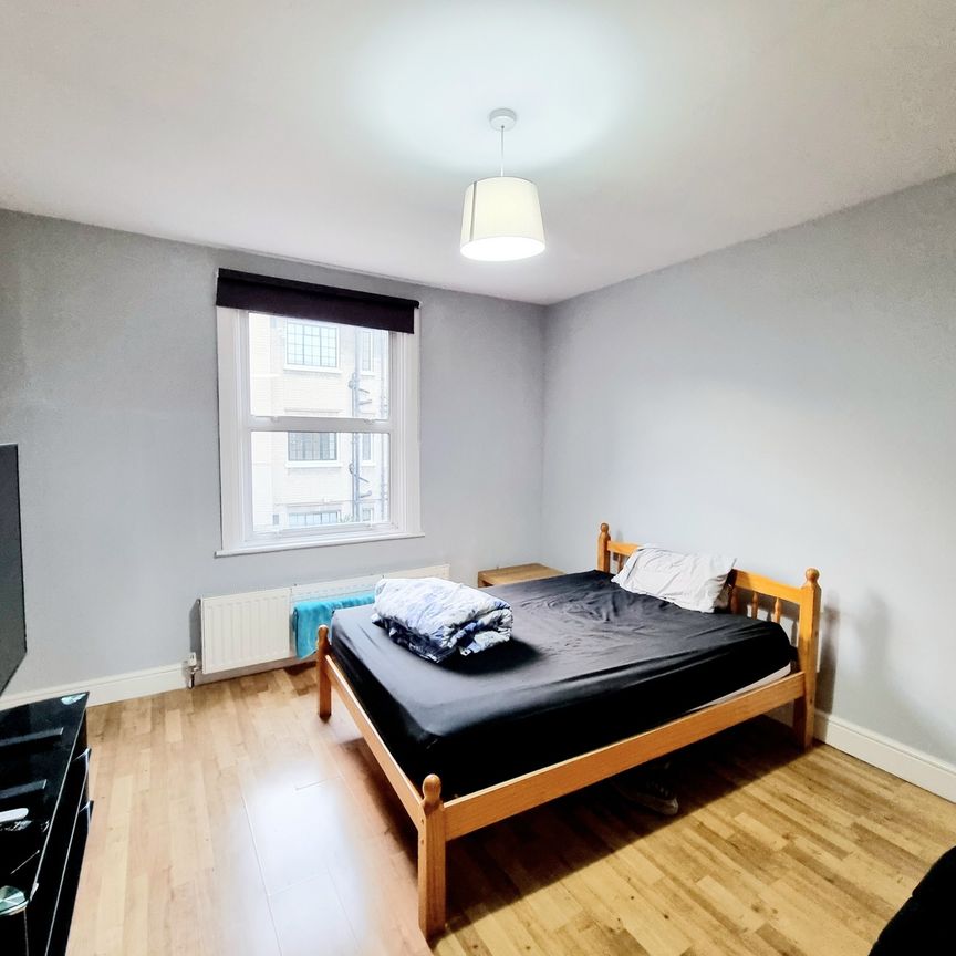 Archway Road, N6 4ER, Highgate - Photo 1