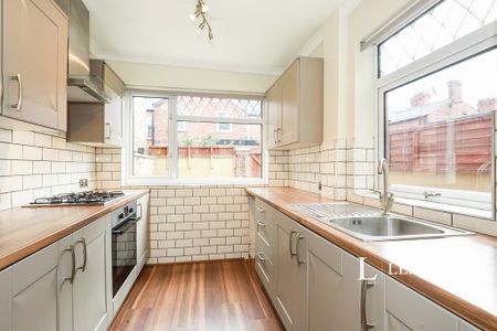 2 bedroom terraced house to rent - Photo 4