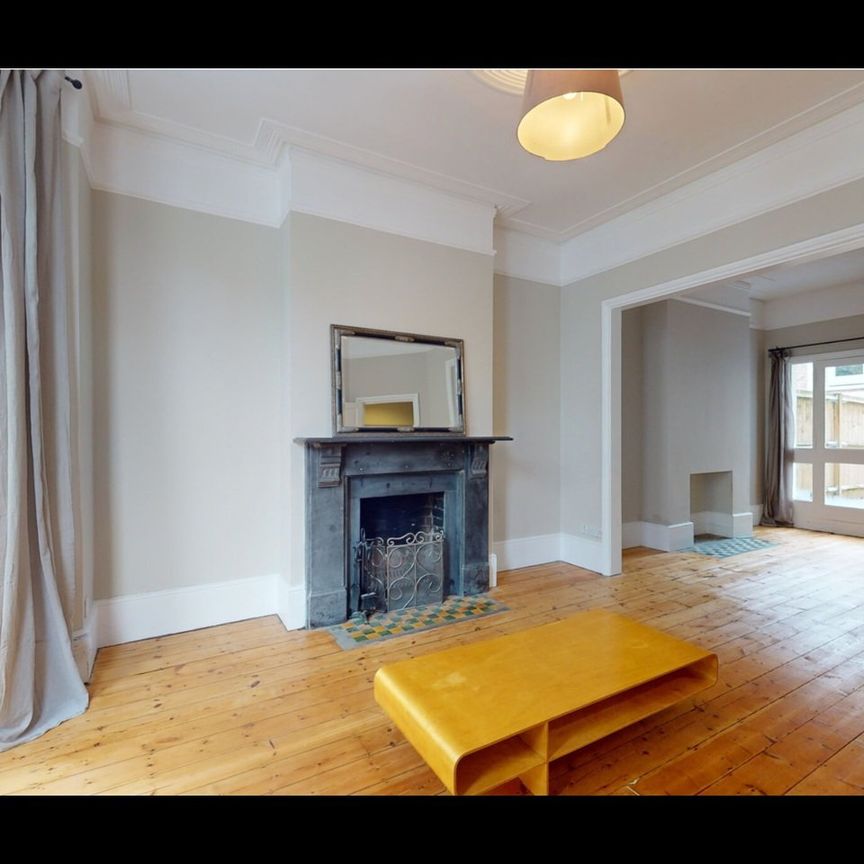 4 Bed Terraced House, Bracewell Road, W10 - Photo 1