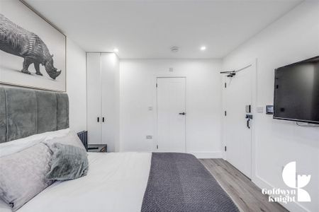 1 bedroom in a house share to rent - Photo 3