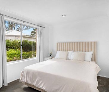 Charming Berry Home: Affordable Living Awaits - Photo 2