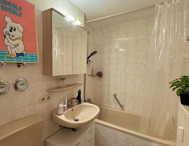 Wunderschöne 1 Zimmer Wohnung mit Balkon und Garage - Foto 1