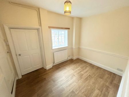 2 bedroom terraced house to rent - Photo 3