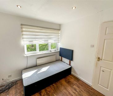 4 bedroom terraced house to rent - Photo 5