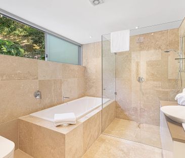 Executive Residence in Tranquil Setting - Photo 4