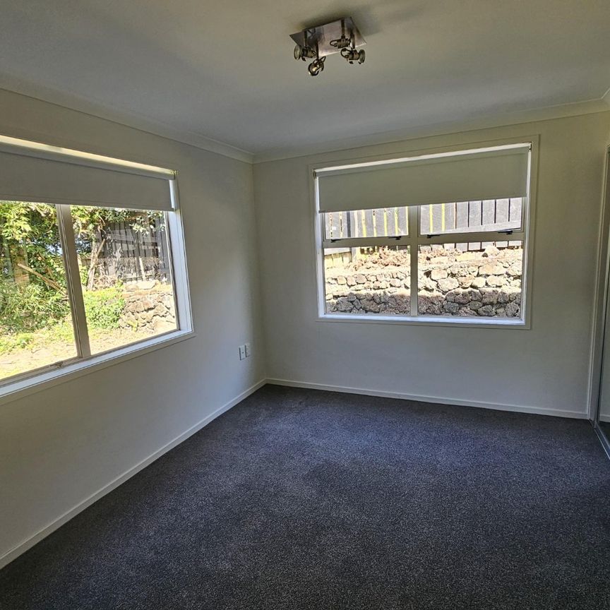 Property Management41C Pohutukawa Avenue, Red Beach - Unit for Rent - Photo 1