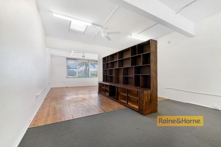 STUDIO APARTMENT ON WEST STREET - Photo 2