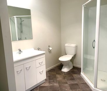 Comfortable on Cameron - Photo 6