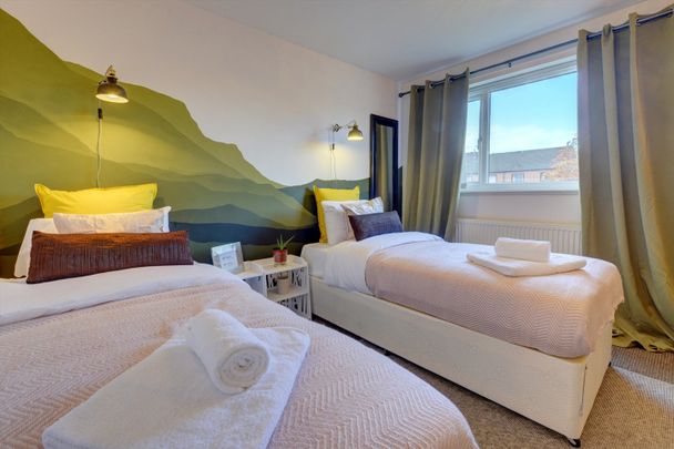 2 Bed Terraced House, Moorville Close, LS11 - Photo 1