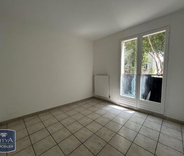 Location Appartement 3 pièces 46m² CARPENTRAS 84200 - Photo 3