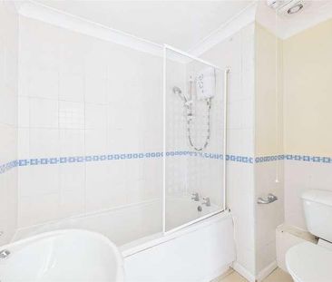Christine Court, Southwood Road, Farnborough, Hampshire, GU14 - Photo 2