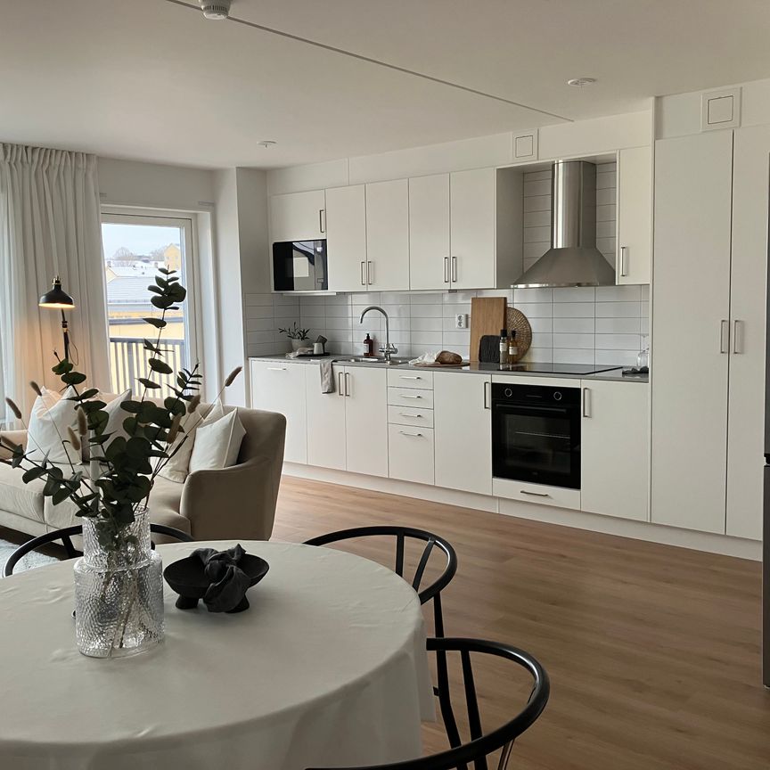 Zirkongatan, Västra Frölunda - Photo 1