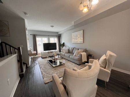 For Lease - 60 Aquarius Crescent, Hamilton, Ontario - Photo 4