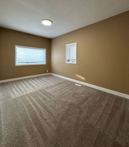 4 Bedroom House in Nutana - Photo 2