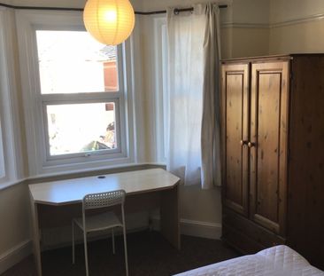 Prime 5 Double Bed Student House on Osborne Road - Photo 3