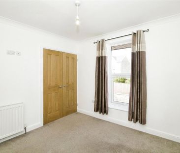 3 bedroom detached house to rent - Photo 3