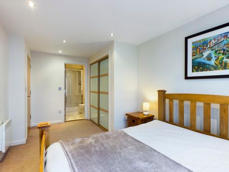 2 bedroom flat to rent - Photo 3