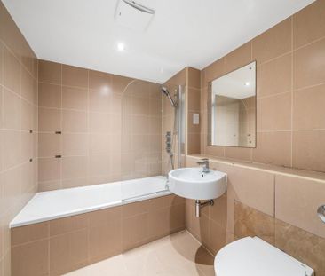 3 bedroom penthouse to rent - Photo 4