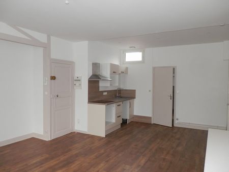 Location Appartement 3 pièces 55m² LA FLECHE 72200 - Photo 3
