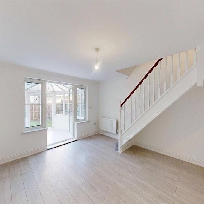 2 bedroom end of terrace house to rent - Photo 1