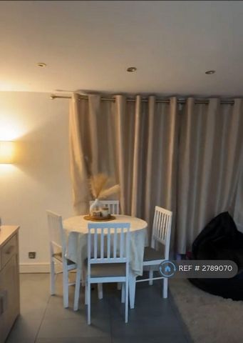 4 bedroom terraced house to rent - Photo 3