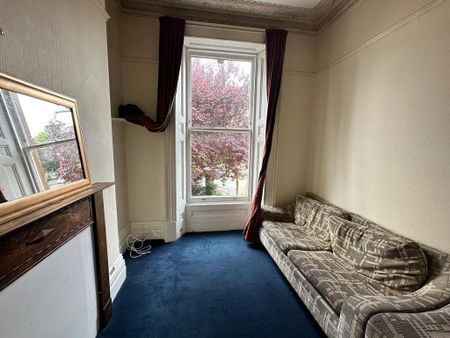 4 bedroom flat to rent - Photo 3
