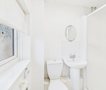 63 Lowedges Drive, S8 - Photo 5