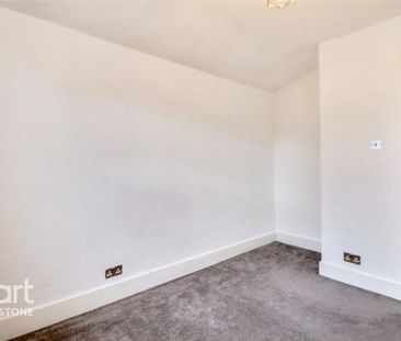 3 bedroom end of terrace house to rent - Photo 5