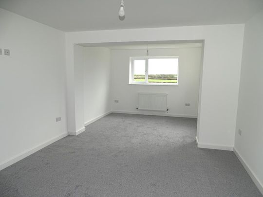 2 bedroom detached bungalow to rent - Photo 1