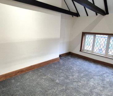 High Street - Photo 2