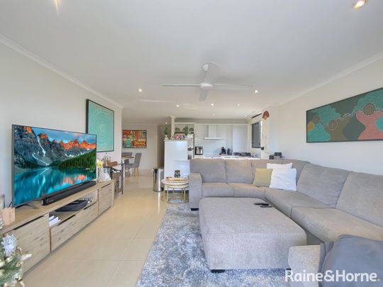 Elevated Split-Level Apartment with Mt Coot-tha Views - Photo 1