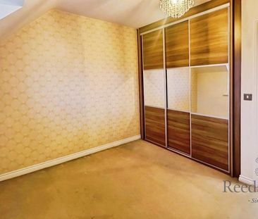 4 bedroom semi-detached house to rent - Photo 5