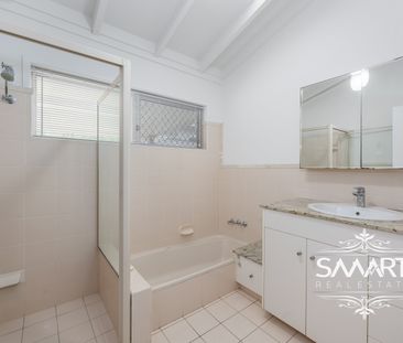 7 Tambourah Drive, Benowa QLD 4217 - House For Rent | Domain - Photo 6