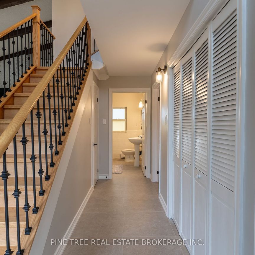 Detached Home For Lease | S8080814 - Photo 1