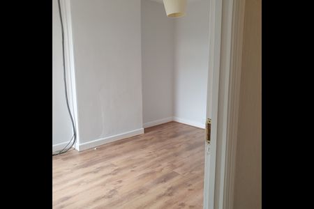 3 Bed Semi-Detached House, Umberslade Road, B29 - Photo 2