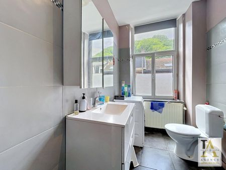 Lumineux appartement 2 chambres offrant de beaux volumes - Photo 5