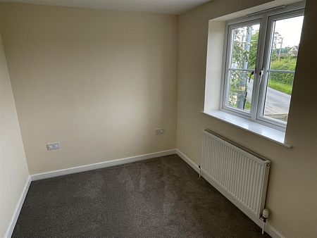 4 Bed Cottage - Semi Detached - Photo 5