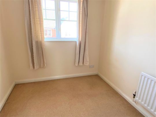 Warres Road, Taunton - Photo 1