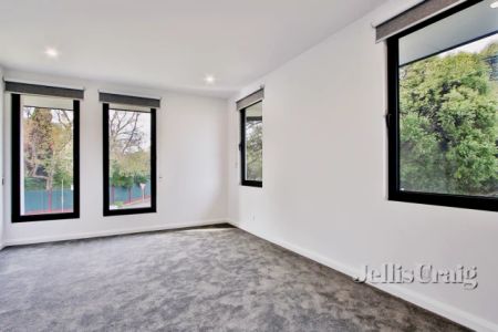 5 Bed, 4 Bath - Photo 4