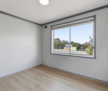 Tidy Family Home - Photo 2