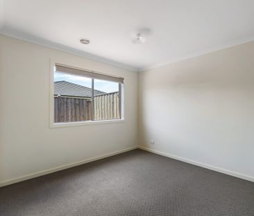 In the prestigious "The Woods Estate" - Photo 3